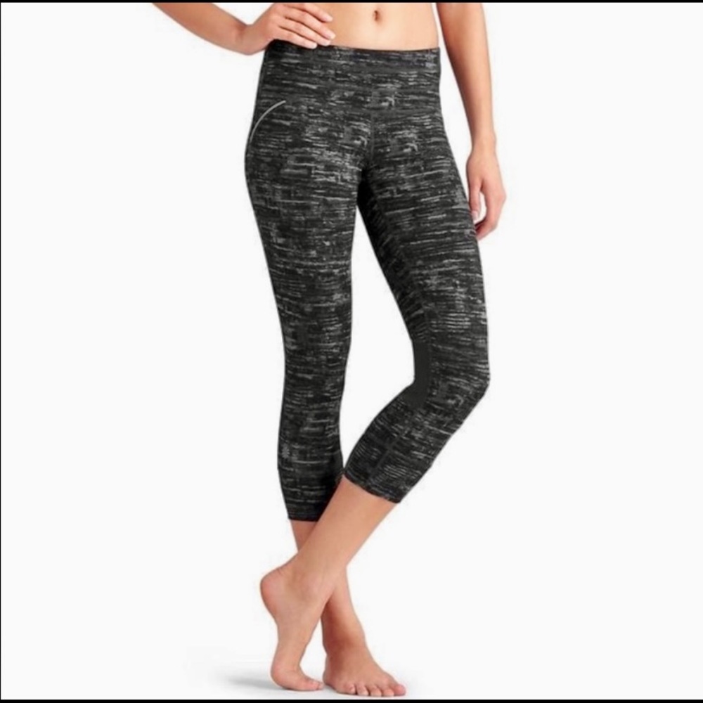 Athleta Paint Bucket Relay Capri